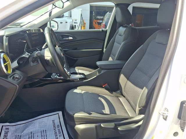 2024 Chevrolet Trax LT - Photo 13