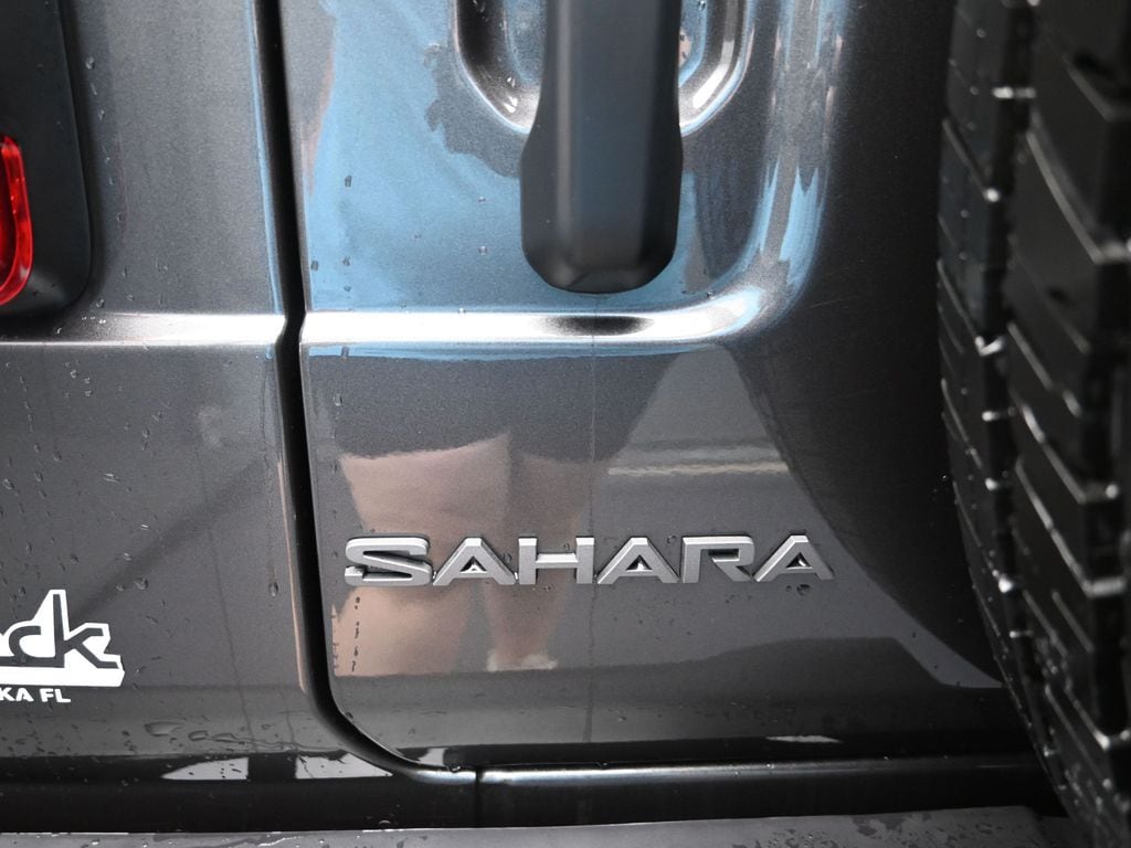 2025 Jeep Wrangler 4-Door Sahara - Photo 24