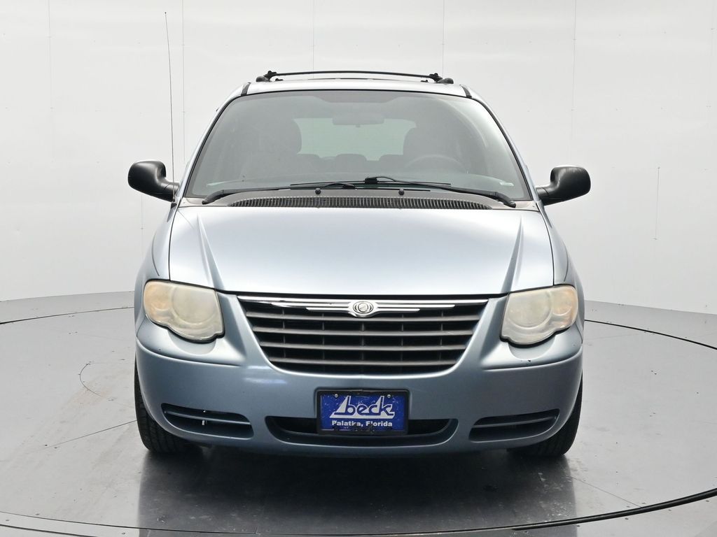 Used 2005 Chrysler Town & Country LX with VIN 2C4GP44R15R160931 for sale in Palatka, FL