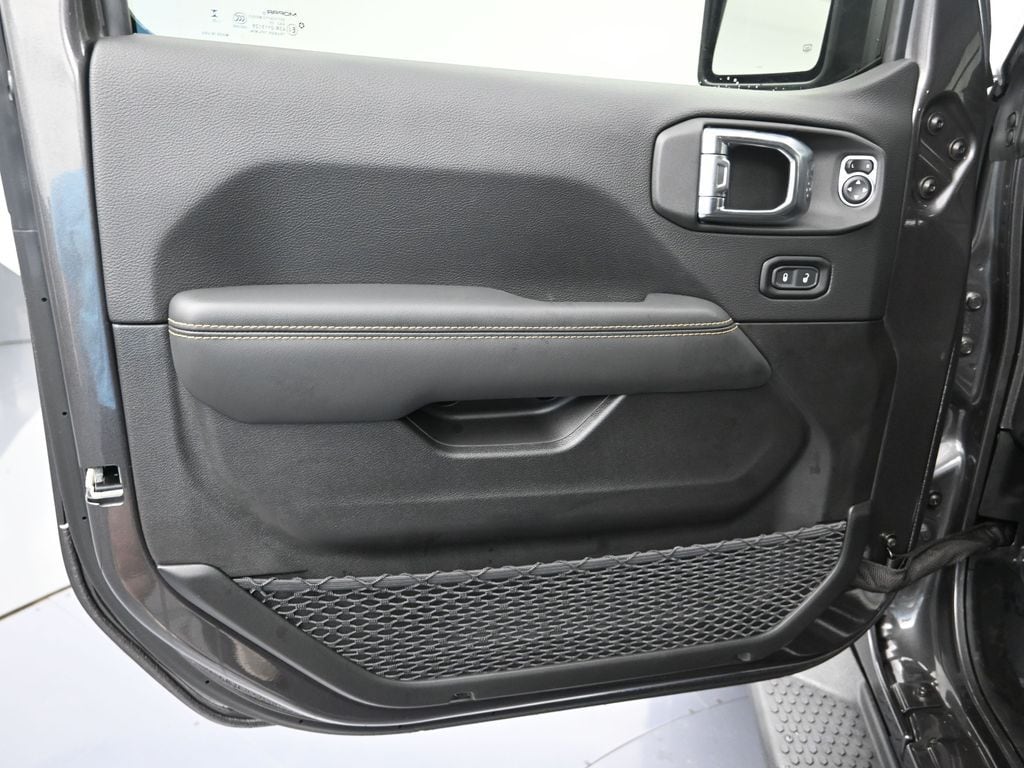 2025 Jeep Wrangler 4-Door Sahara - Photo 10
