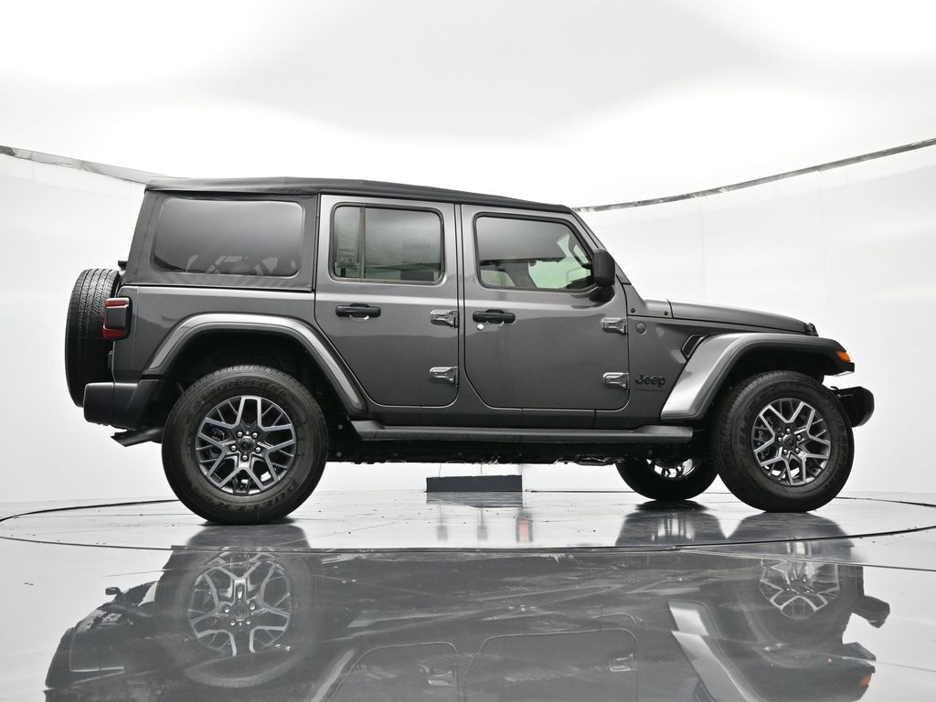 2025 Jeep Wrangler 4-Door Sahara - Photo 41