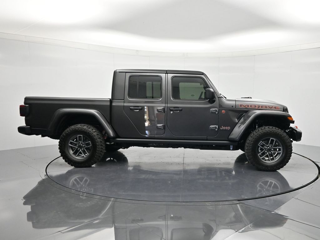New 2026 Jeep Gladiator MOJAVE 4X4 Pickup