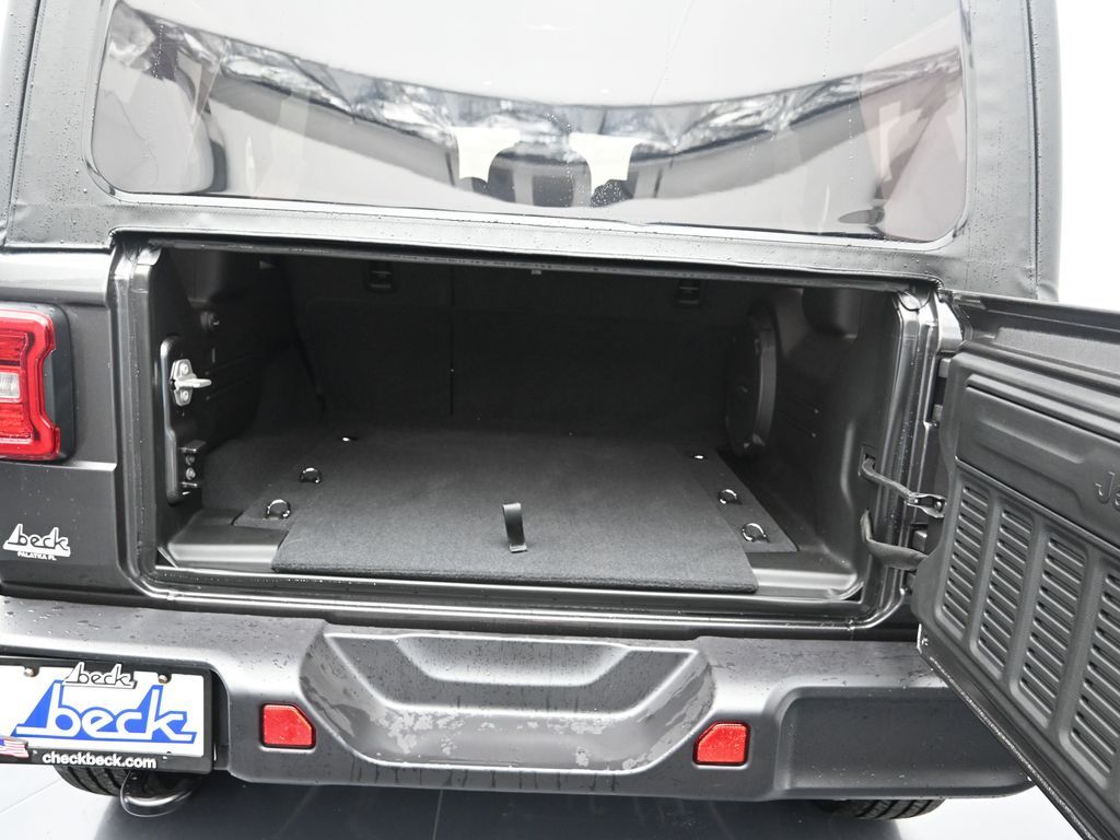2025 Jeep Wrangler 4-Door Sahara - Photo 25