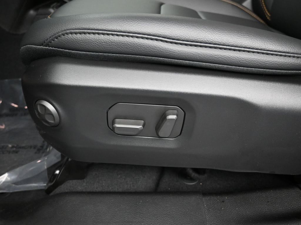2025 Jeep Wrangler 4-Door Sahara - Photo 13
