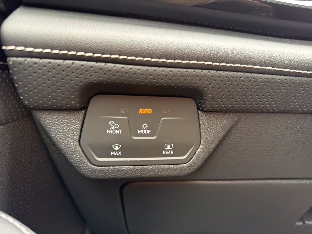 2026 Volkswagen Atlas Cross Sport SEL Premium R-LINE - Photo 29