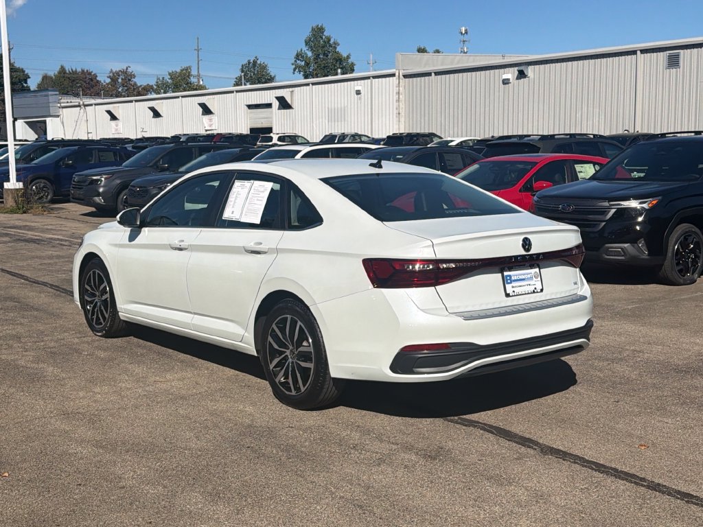 Used 2025 Volkswagen Jetta 1.5T SE Sedan
