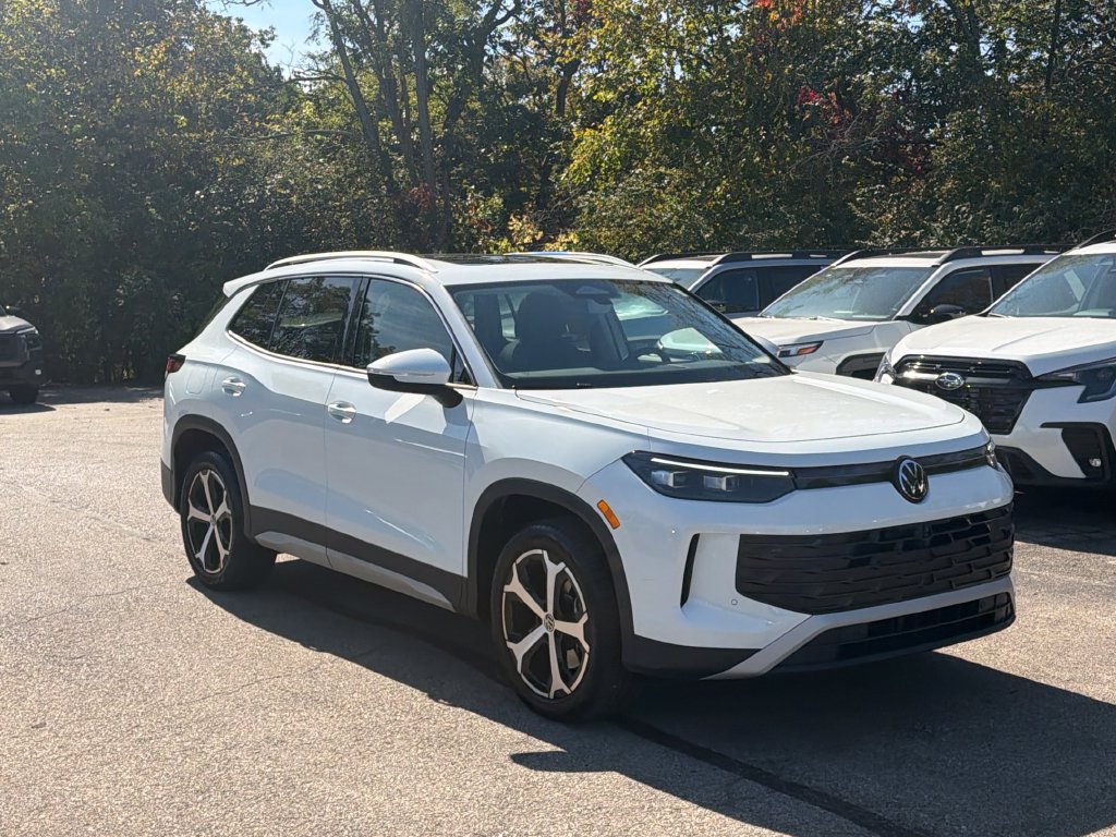 Certified 2025 Volkswagen Tiguan 2.0T SE SUV