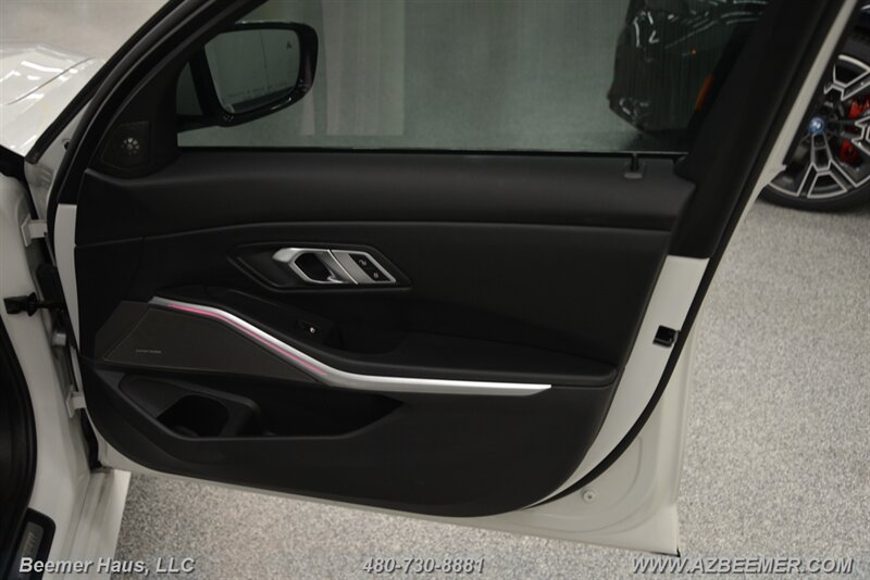2023 BMW 3 Series 330e - Photo 43