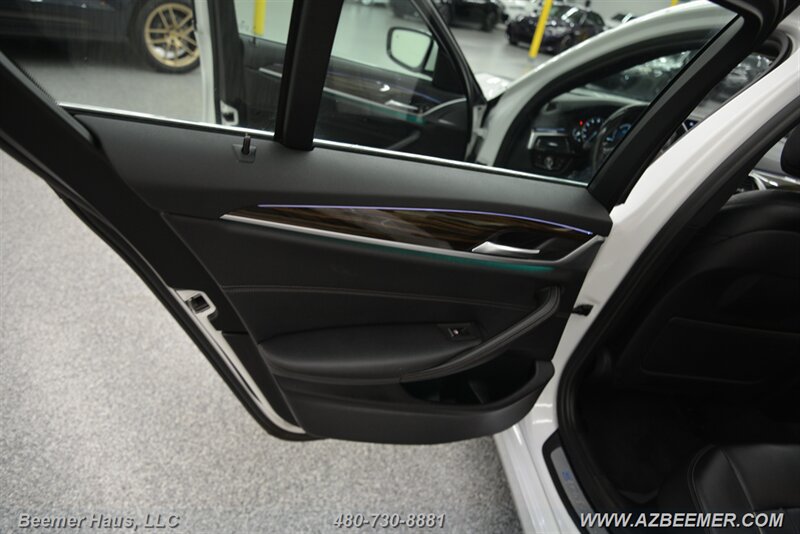 2018 BMW 5 Series 530e - Photo 43