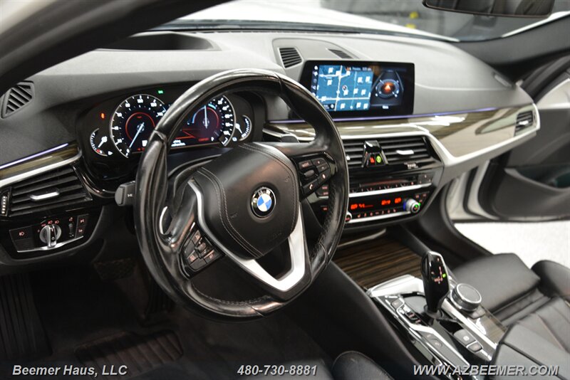 2018 BMW 5 Series 530e - Photo 16