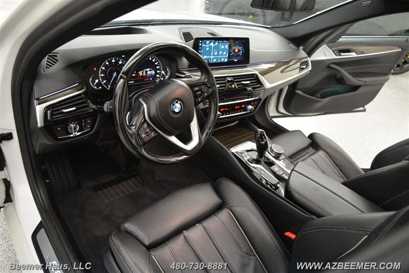 2018 BMW 5 Series 530e - Photo 14