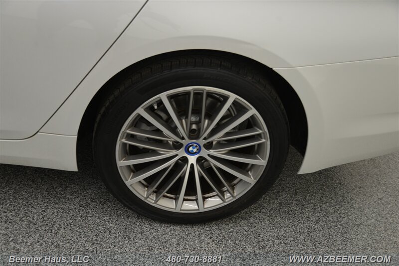 2018 BMW 5 Series 530e - Photo 51