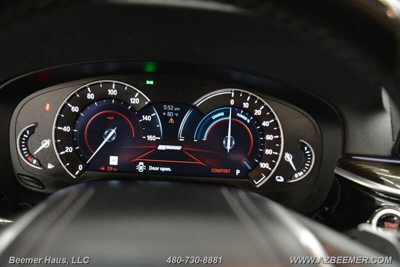 2018 BMW 5 Series 530e - Photo 33