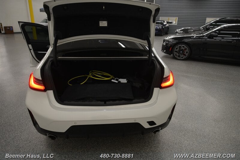 2023 BMW 3 Series 330e - Photo 44