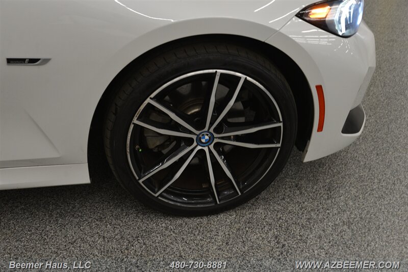 2023 BMW 3 Series 330e - Photo 46