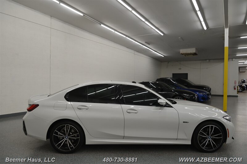 2023 BMW 3 Series 330e - Photo 10