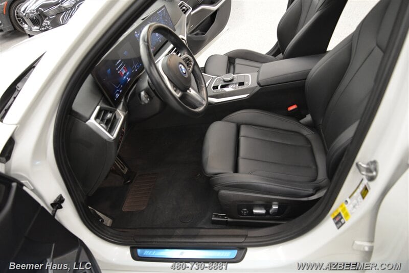 2023 BMW 3 Series 330e - Photo 17