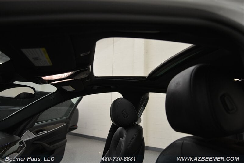 2018 BMW 5 Series 530e - Photo 41