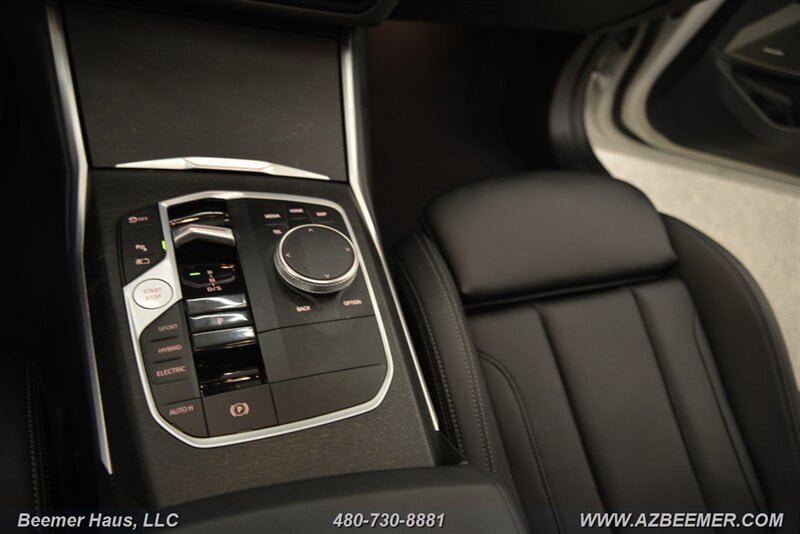 2023 BMW 3 Series 330e - Photo 37