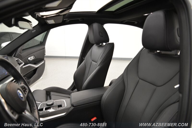 2023 BMW 3 Series 330e - Photo 18