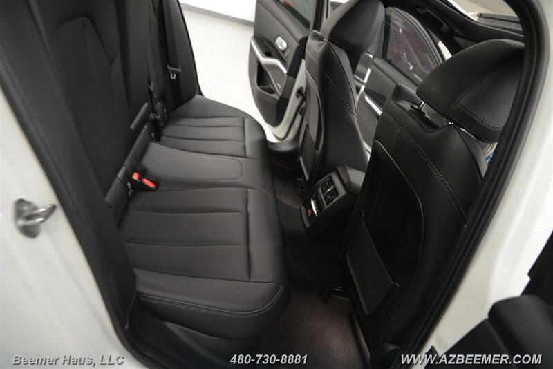 2023 BMW 3 Series 330e - Photo 27