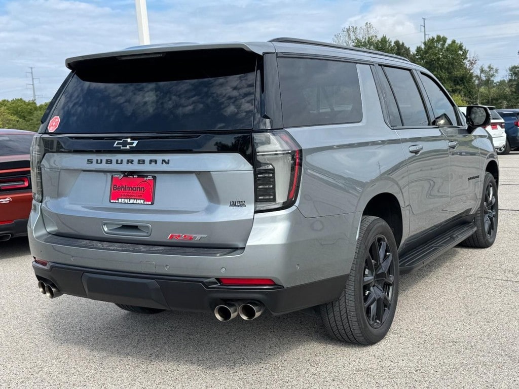 Used 2025 Chevrolet Suburban 4WD 4dr RST SUV