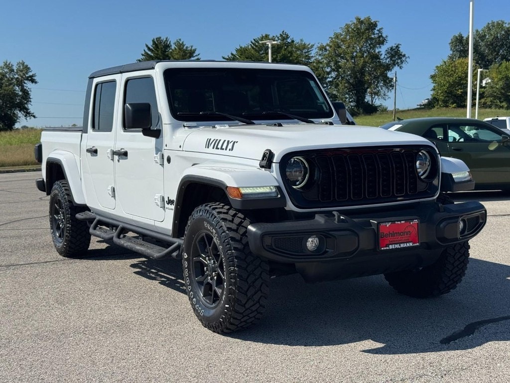 Used 2024 Jeep Gladiator Sport Truck Crew Cab
