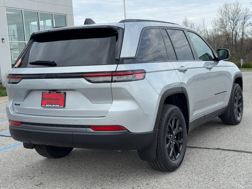 New 2026 Jeep Grand Cherokee LAREDO ALTITUDE 4X4 Sport Utility