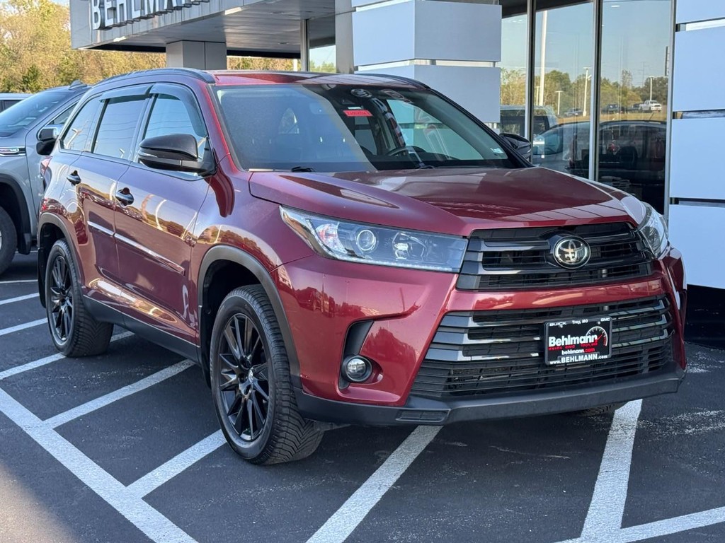 Used 2019 Toyota Highlander SE V6 AWD SUV