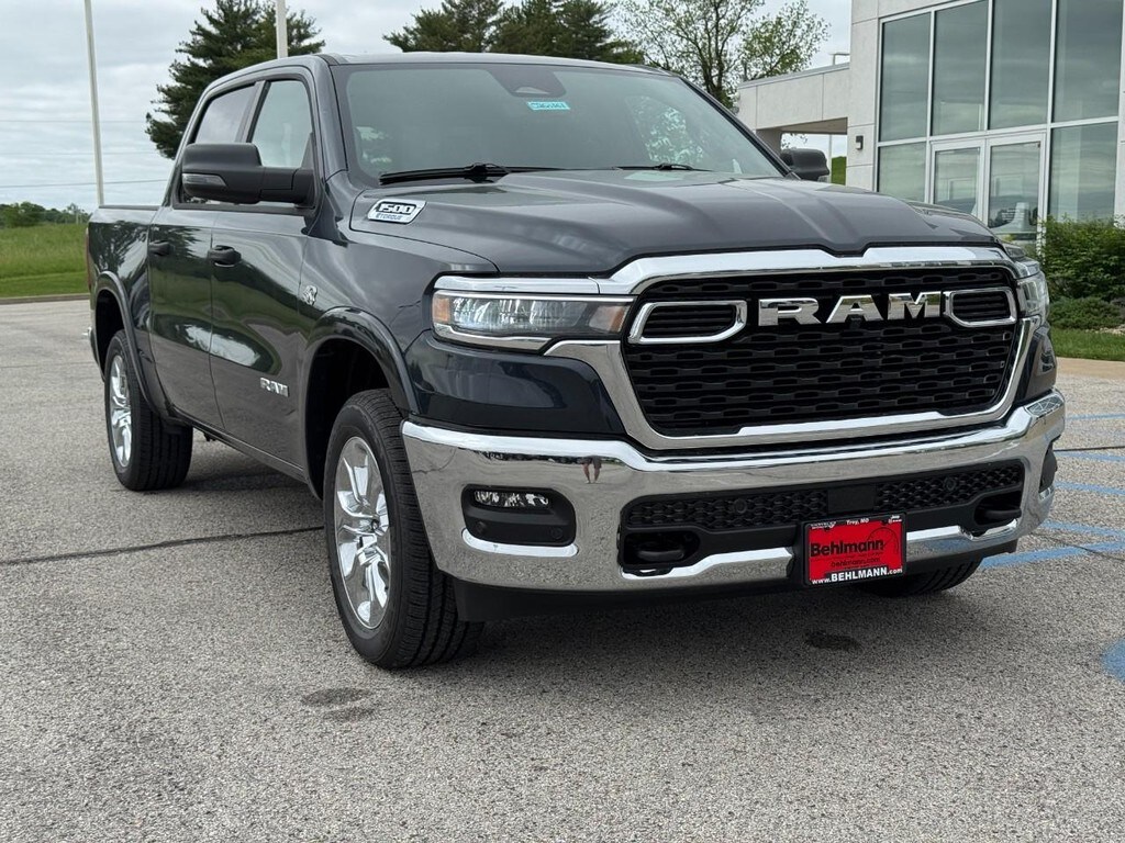 New 2026 Ram 1500 BIG HORN CREW CAB 4X4 5'7 BOX Pickup