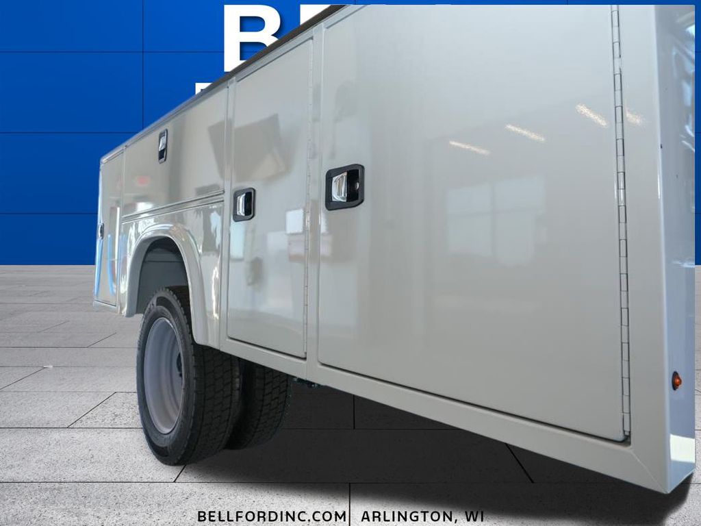 2025 Ford F-550 Super Duty Chassis Cab XL - Photo 20