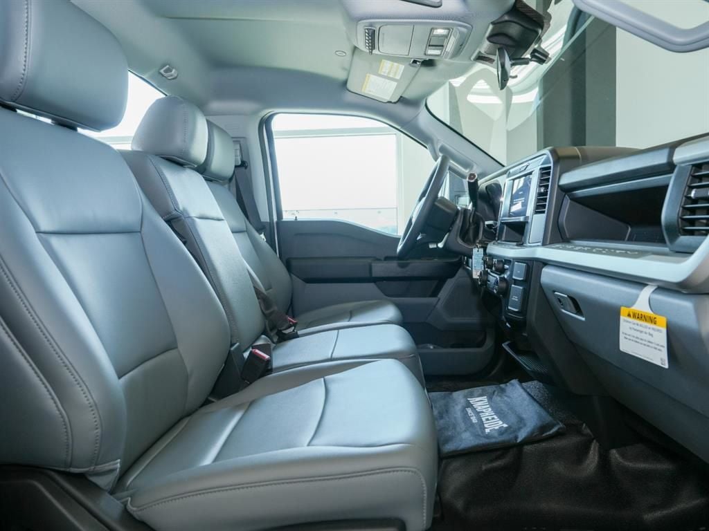 2025 Ford F-550 Super Duty Chassis Cab XL - Photo 25