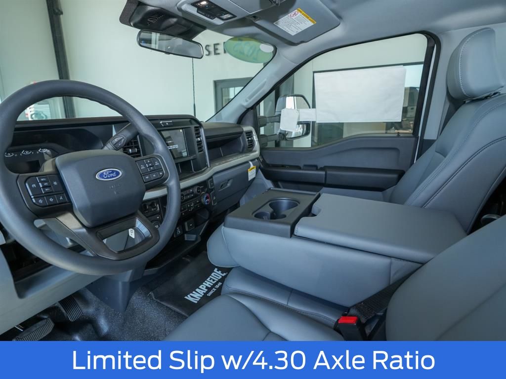 2025 Ford F-550 Super Duty Chassis Cab XL - Photo 11
