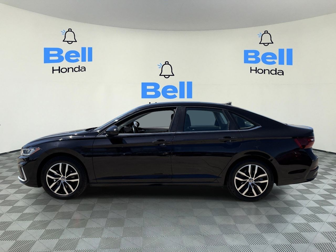 Used 2025 Volkswagen Jetta 1.5T SE Sedan