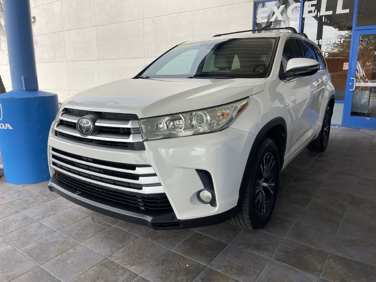 Used 2017 Toyota Highlander LE Plus SUV