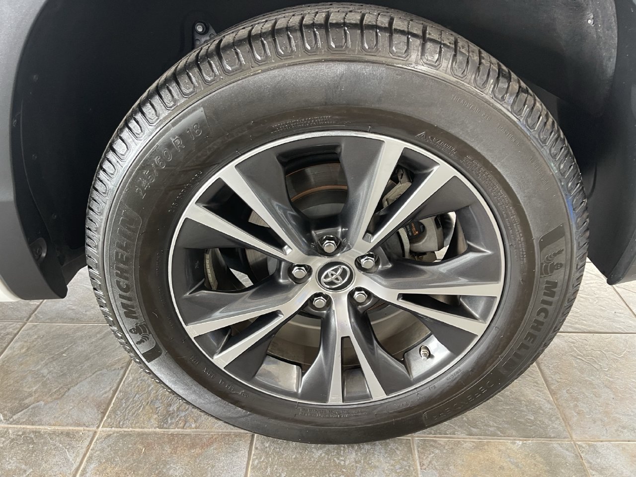 Used 2017 Toyota Highlander LE Plus SUV