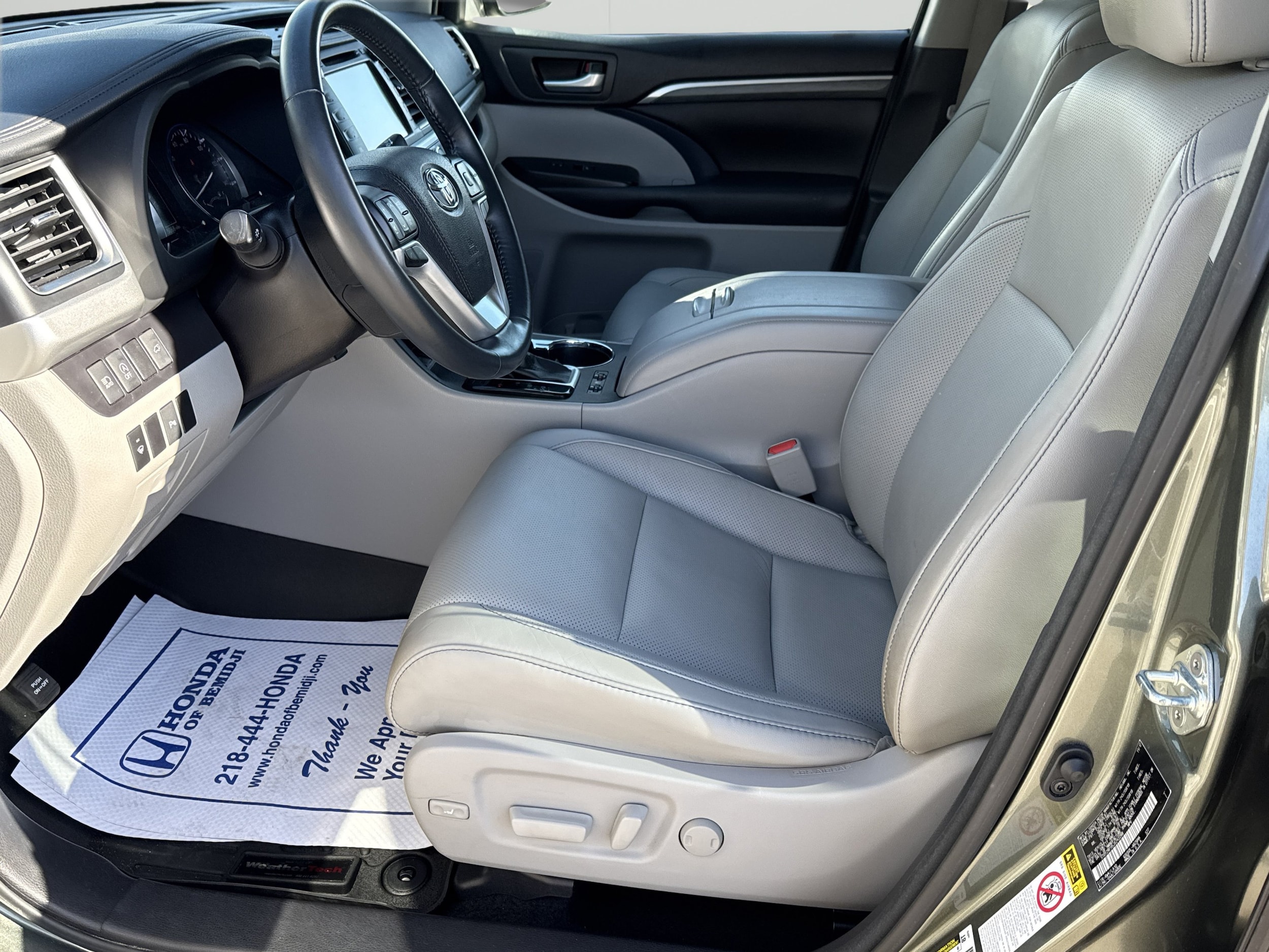 Used 2018 Toyota Highlander Limited with VIN 5TDYZRFH5JS242288 for sale in Bemidji, Minnesota