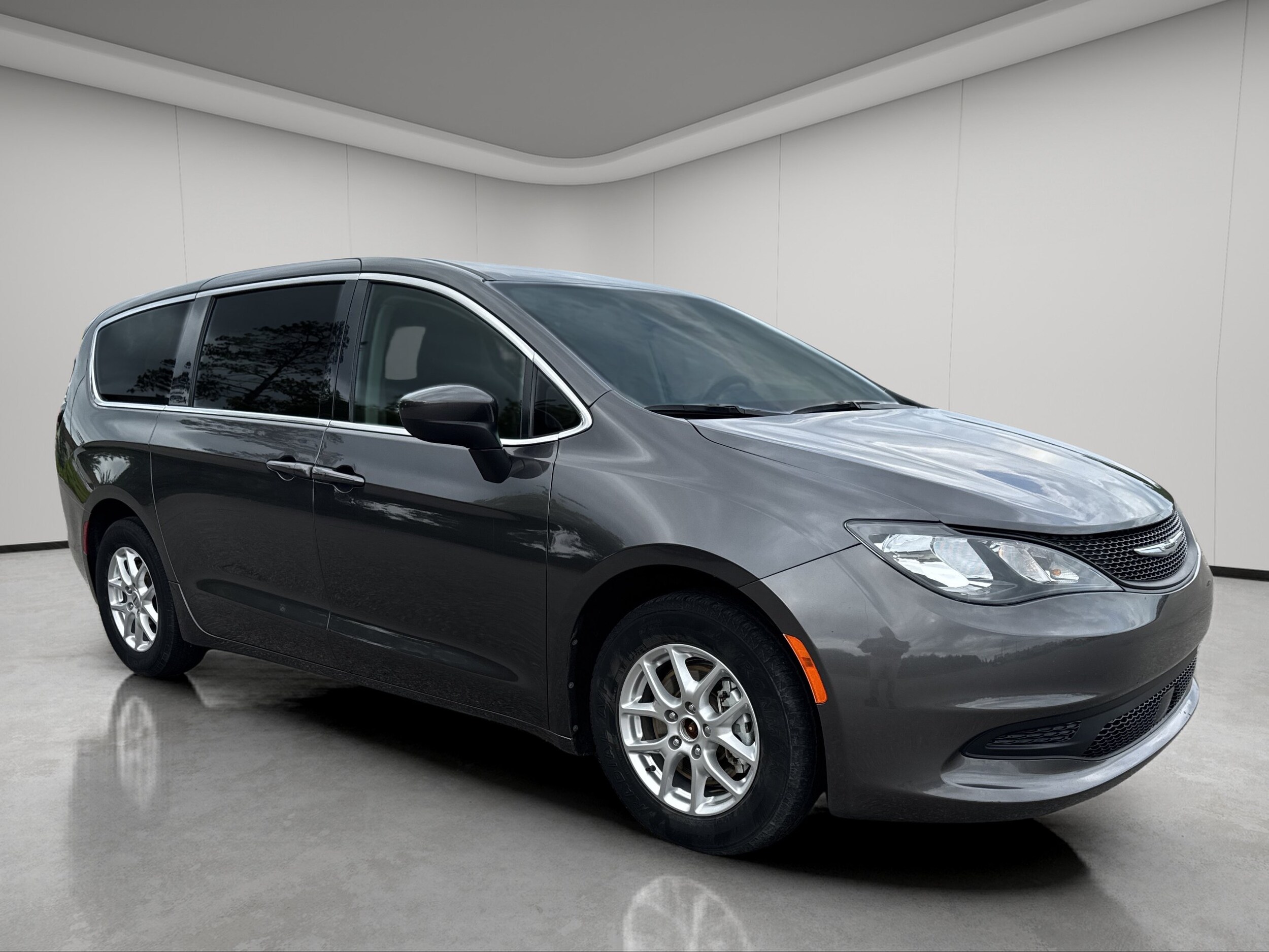 2023 Chrysler Voyager