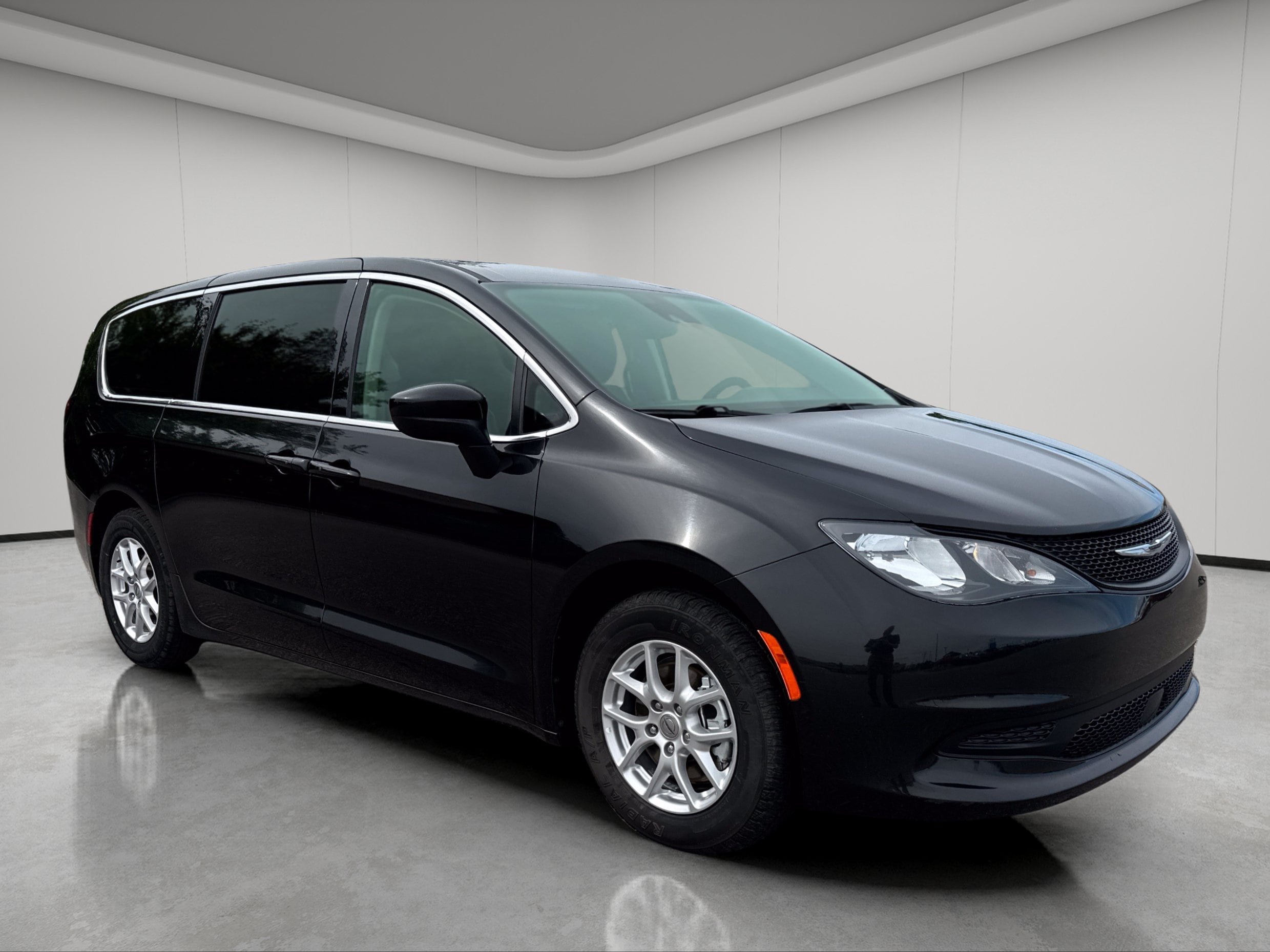 2023 Chrysler Voyager