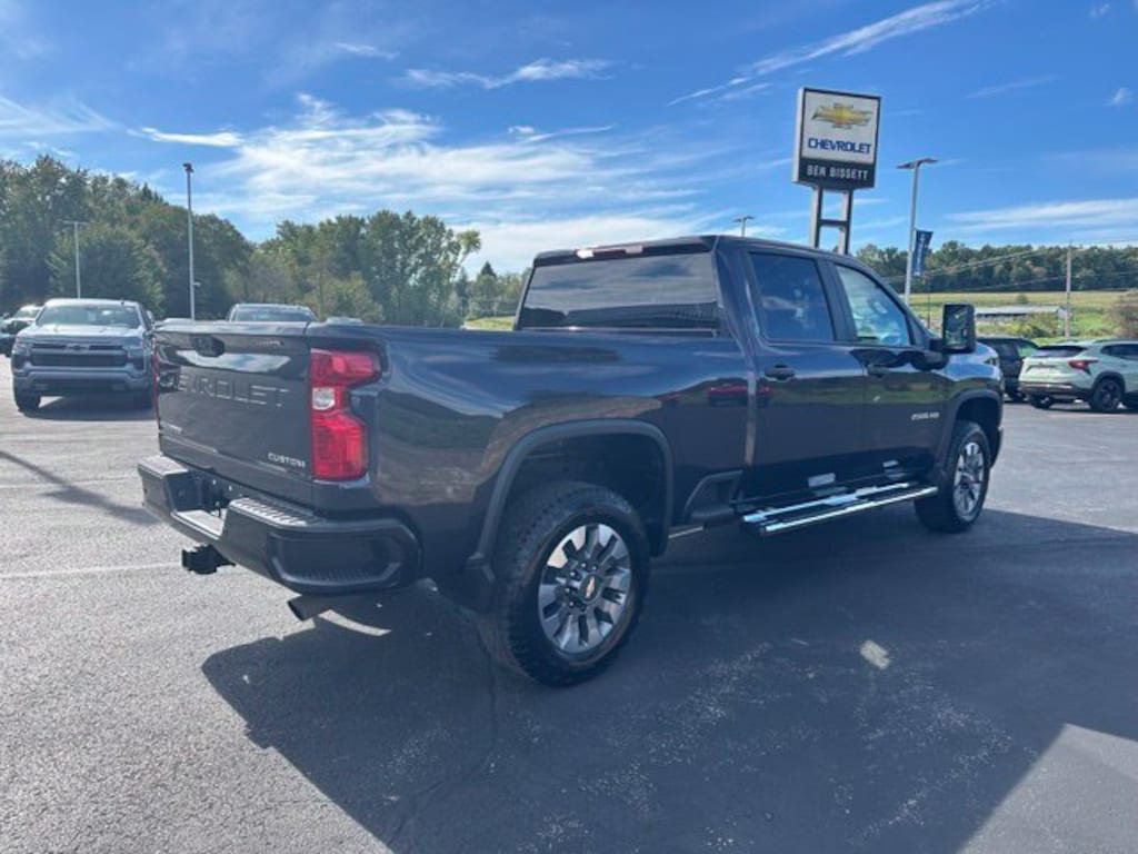 Used 2024 Chevrolet Silverado 2500 HD Custom Truck