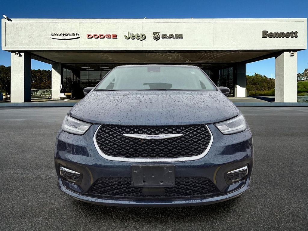 Used 2024 Chrysler Pacifica Touring L Minivan/Van