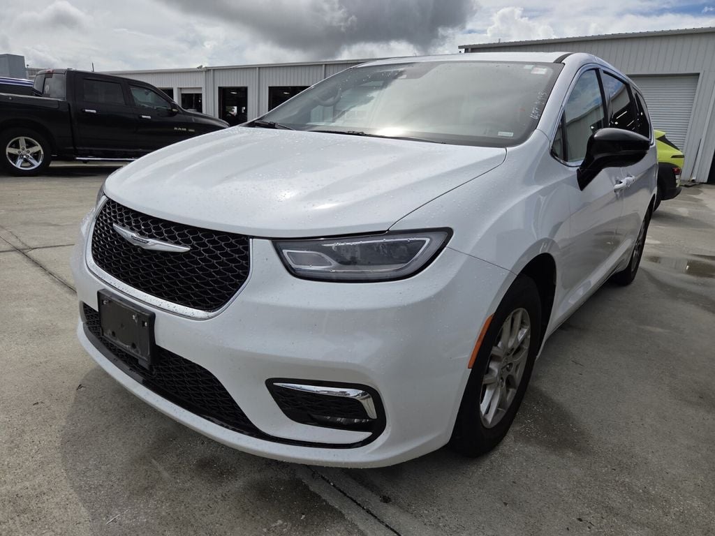 Used 2024 Chrysler Pacifica Touring L Van Passenger Van