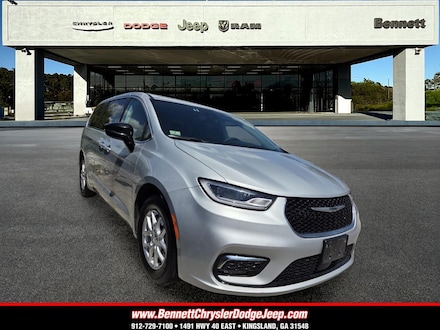 2024 Chrysler Pacifica Touring L Van Passenger Van
