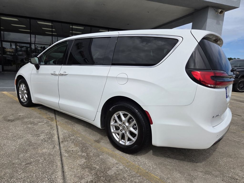 Used 2024 Chrysler Pacifica Touring L Van Passenger Van