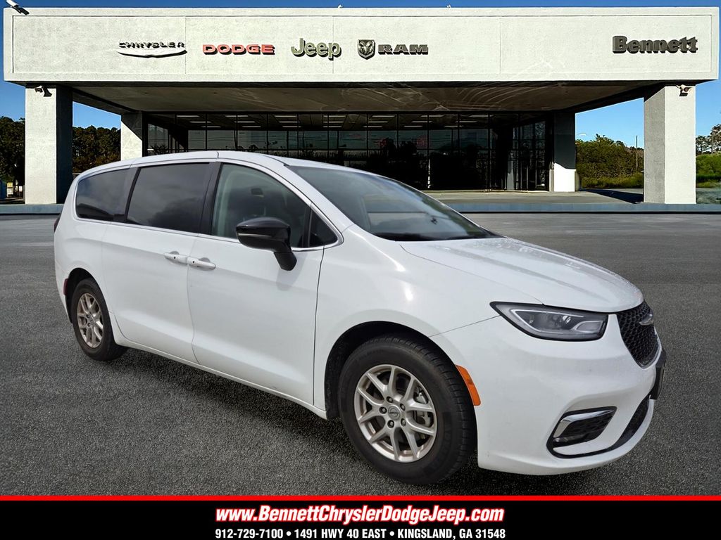 Used 2024 Chrysler Pacifica Touring L Van Passenger Van