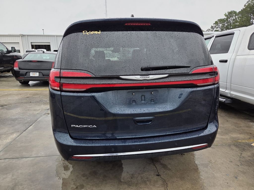 Used 2024 Chrysler Pacifica Touring L Minivan/Van