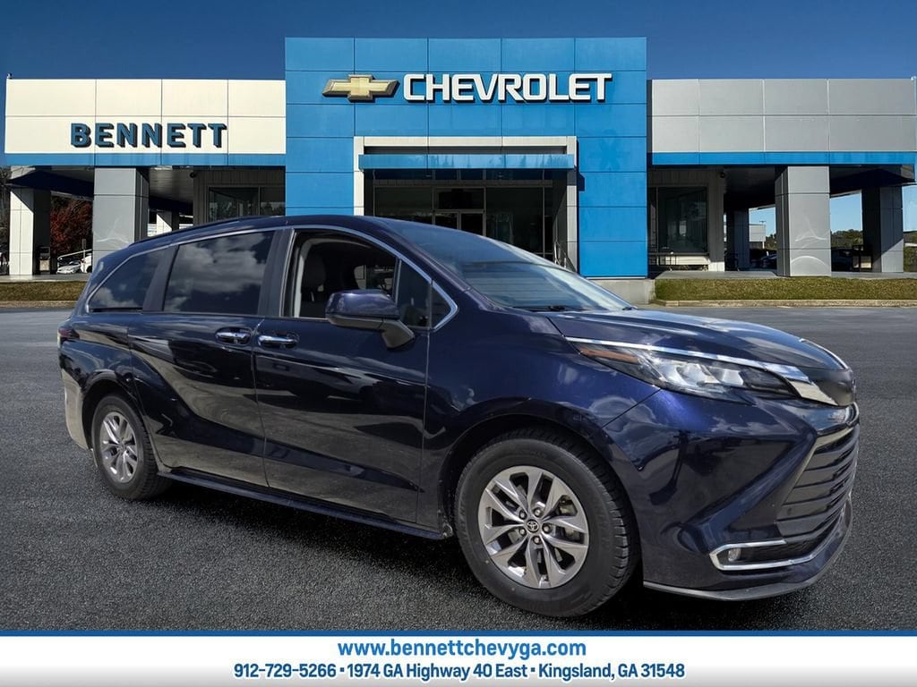 Used 2023 Toyota Sienna XLE