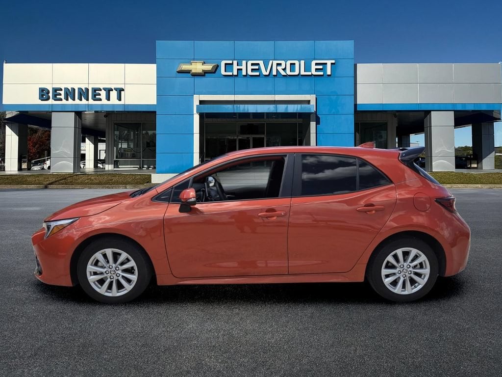 Used 2025 Toyota Corolla Hatchback SE Hatchback