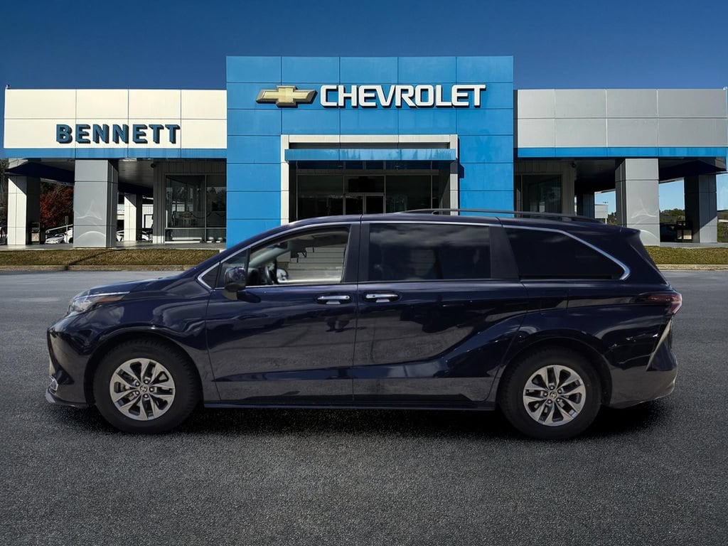 Used 2023 Toyota Sienna XLE
