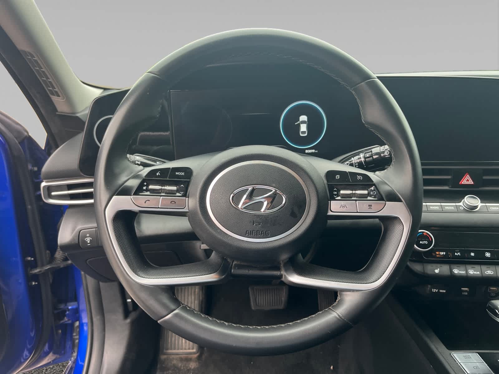 2023 Hyundai Elantra SEL - Photo 11